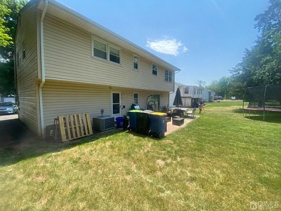 3rd image of 348 Hillcrest Ave