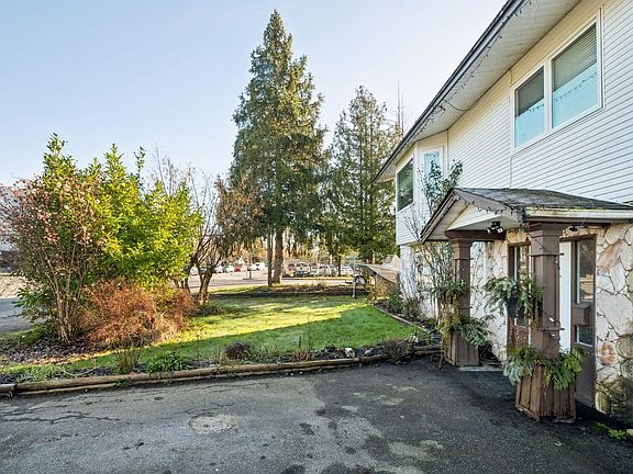 5th image of 22680 Brown Ave