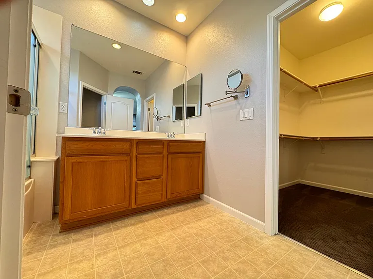 2451 Hanson Dr — Photo 25