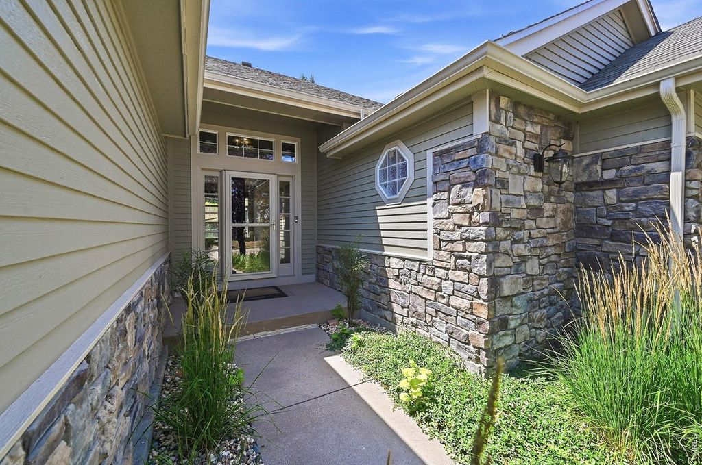 2073 River West Dr