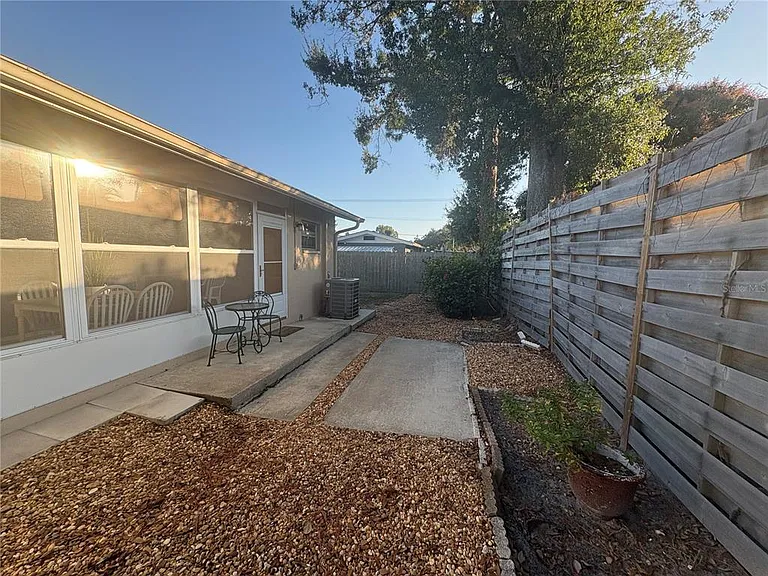 2666 Woodgate Ln #D-1 — Photo 18