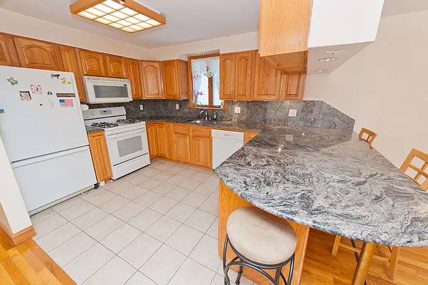 Rented by Compass | media 41