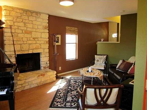 3rd image of 3500 Larchmont Cv #B