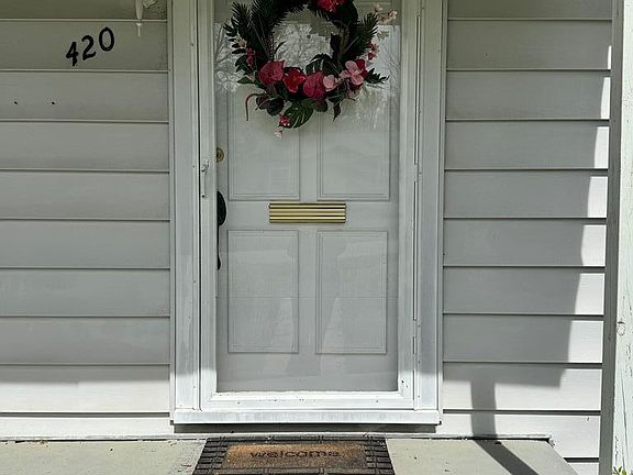 5th image of 420 Vine Dr