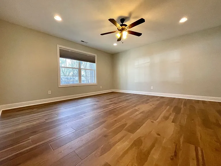918 Whitecotton Dr — Photo 10