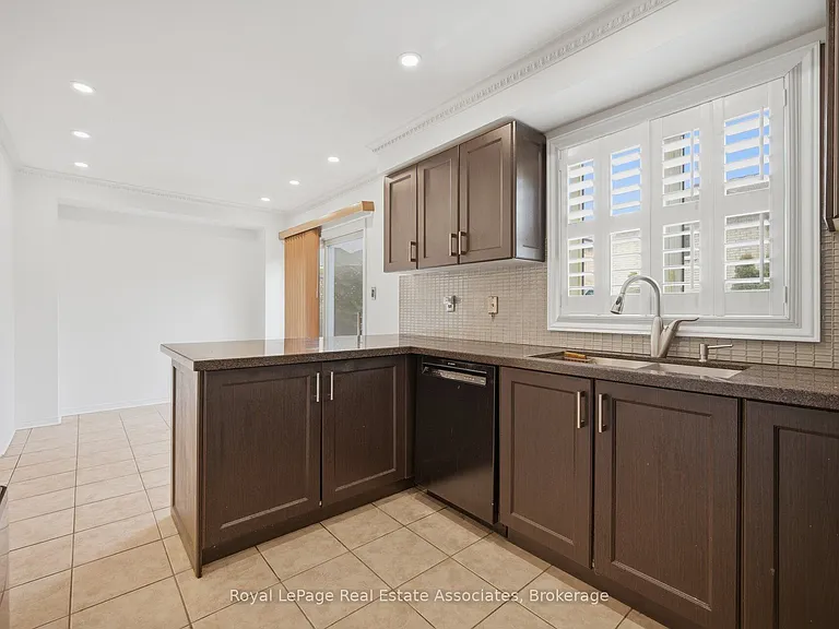 70 Echoridge Dr — Photo 20