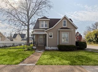 319 S Cherry St, O'Fallon, IL
