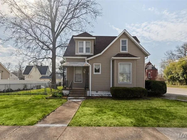 319 S Cherry St, O'Fallon, IL 62269