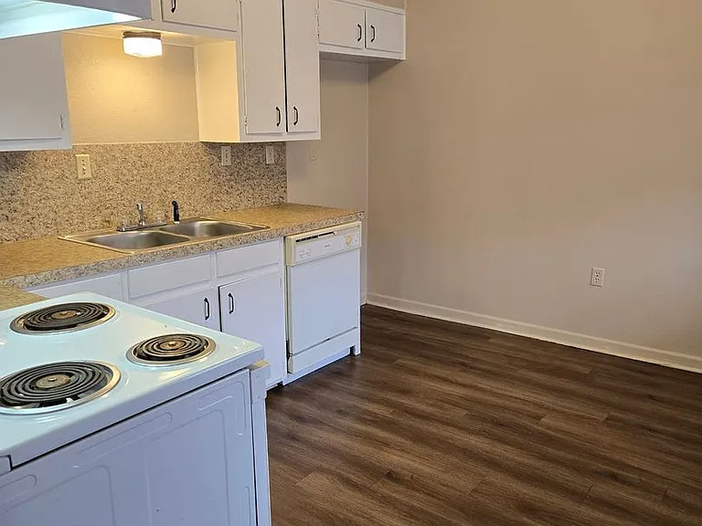 309 Sunset Ln #B — Photo 4