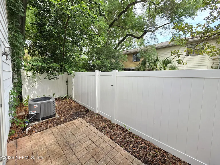 227 Kettering Ct — Photo 14