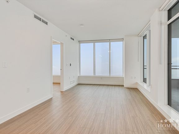 3rd image of 13675 107a Ave #3108