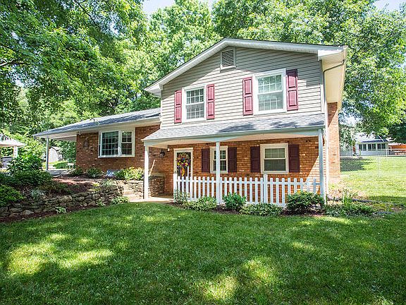 3rd image of 2905 Jeffery Dr