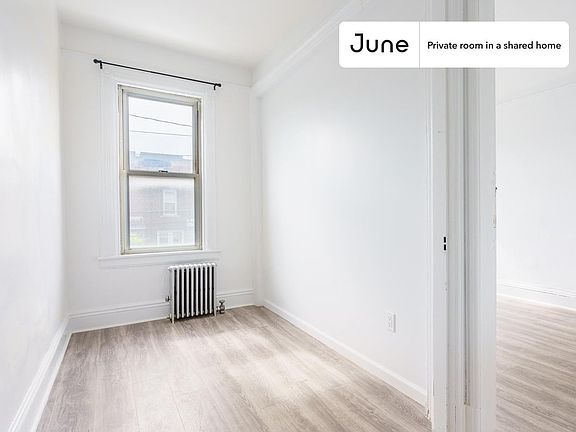 4th image of 2444 43rd St #D