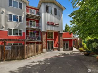 19500 Ballinger Way NE APT 109, Shoreline, WA 98155