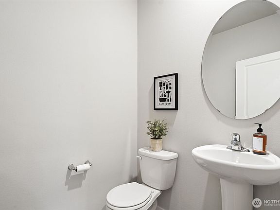 5th image of 6612 Langley Avenue NE