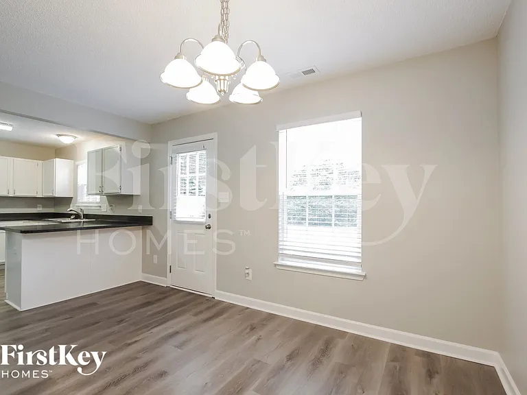 2819 Rosemeade Dr — Photo 5