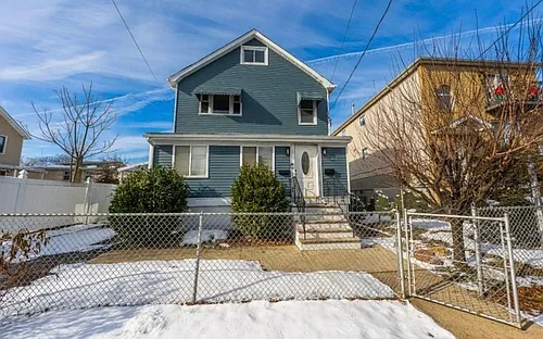 811 Jackson Ave #2 Photo 1