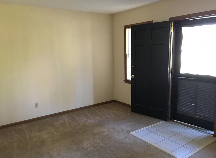 2nd image of 5134 David Cir SE