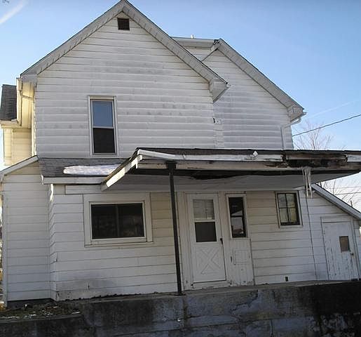 2nd image of 106 Brooklyn Ave
