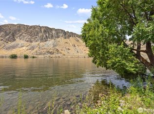 27 N Shore Dr, Orondo, WA 98843