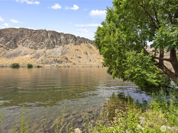 27 N Shore Drive, Orondo, WA 98843