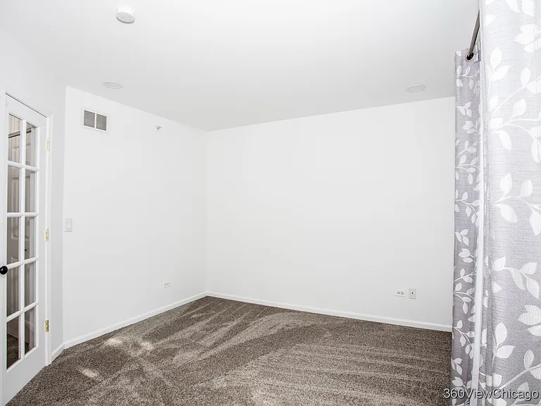 2140 Yale Cir — Photo 12