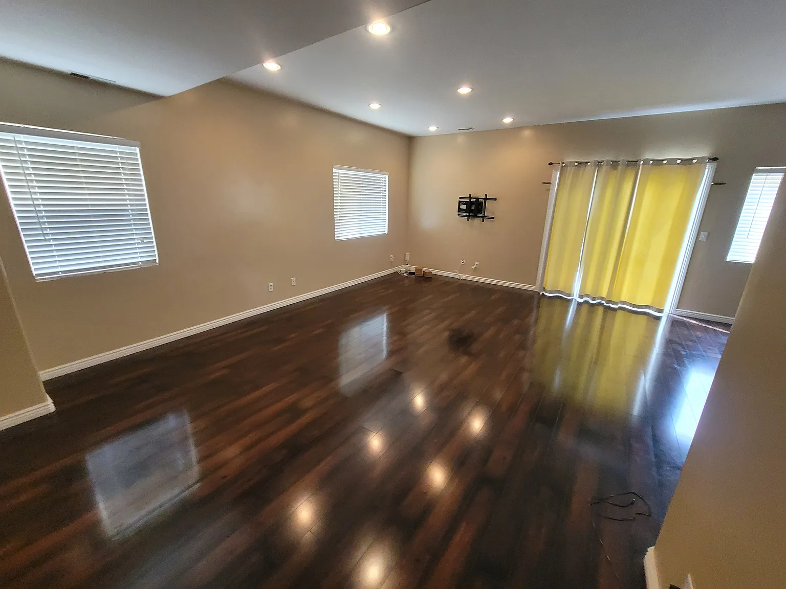 3 bed, 1550 sqft, $2,150 — Photo 3