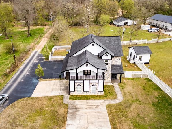 16226 Harmon Rd, Fayetteville, AR 72704