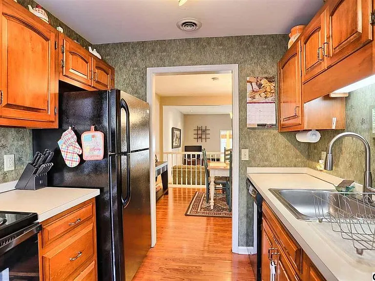954 Innsbruck Dr — Photo 4