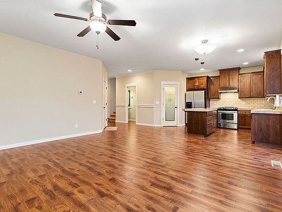 5th image of 18807 Nutmeg Ln