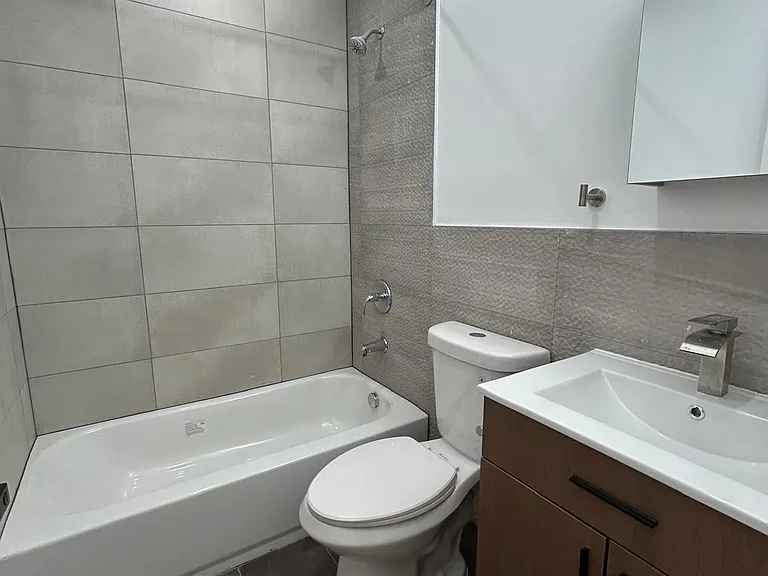11 School St #5 — Photo 1