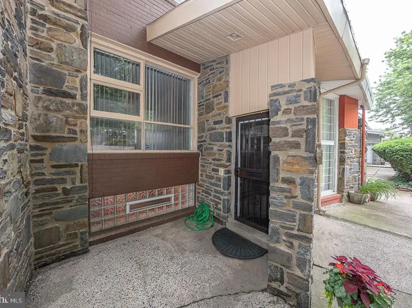 3852 Conshohocken Ave, Philadelphia, PA 19131