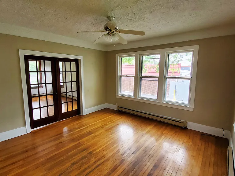 1905 Bluefield Ave — Photo 3