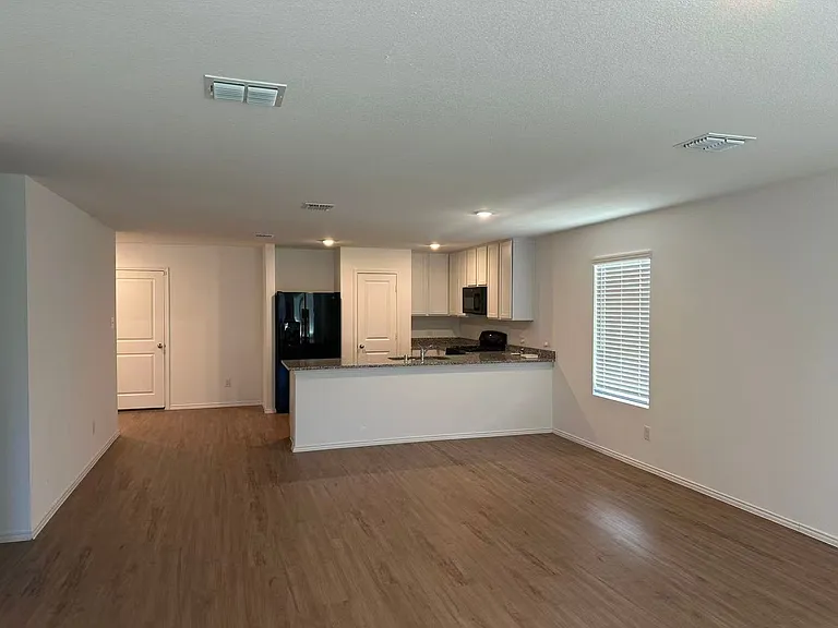1132 Dashwood Dr — Photo 9