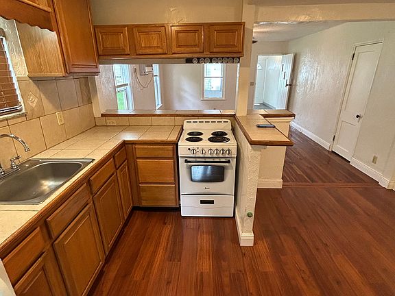 3rd image of 710 SE 16th St #A
