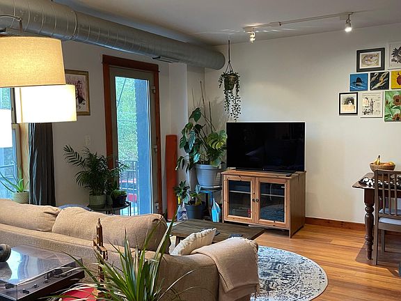 2nd image of 5346 S Cornell Ave APT 205