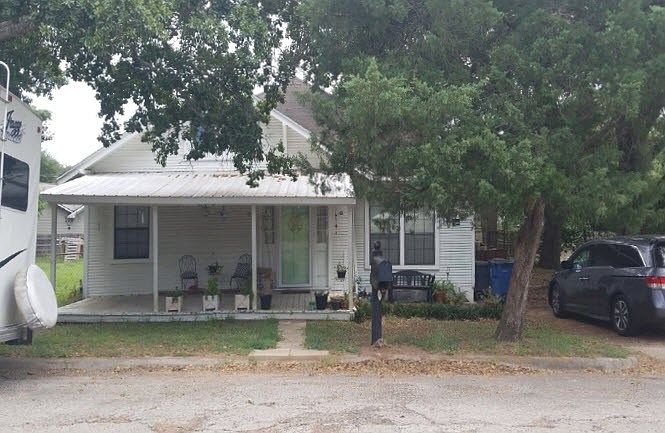 1st image of 403 N Sprain St