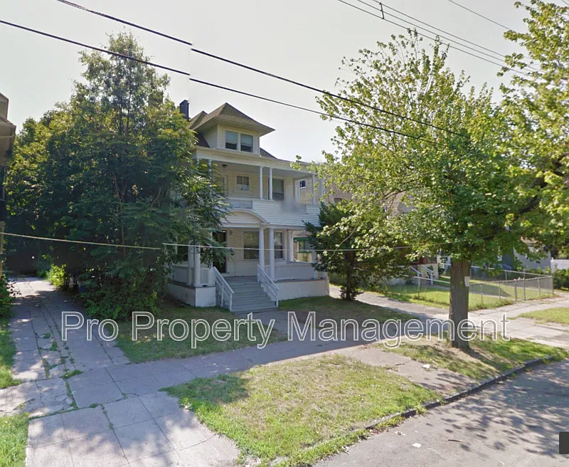 83 Norton St #2