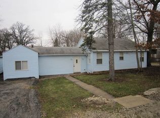 42560 N Lake Dr, Antioch, IL 60002