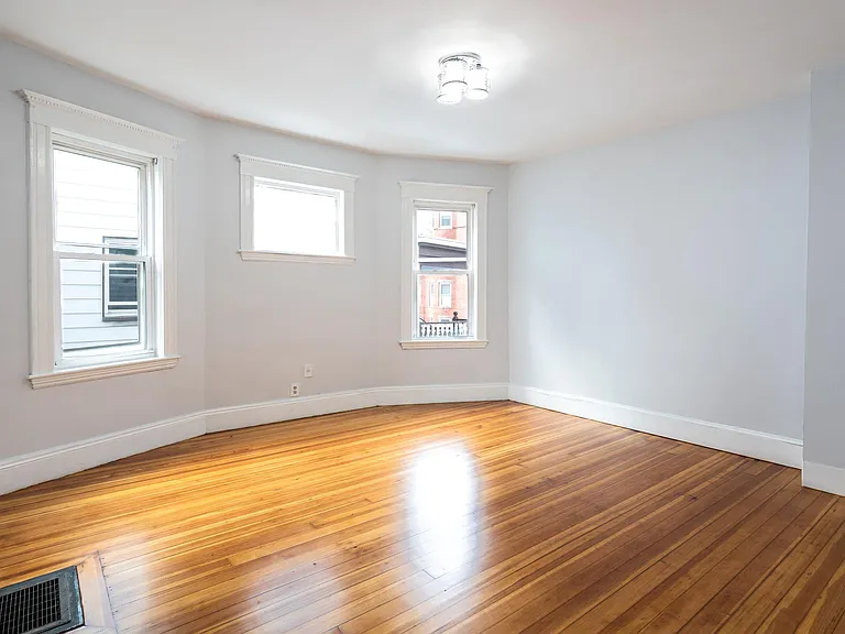 53 Saxton St #1 — Photo 3