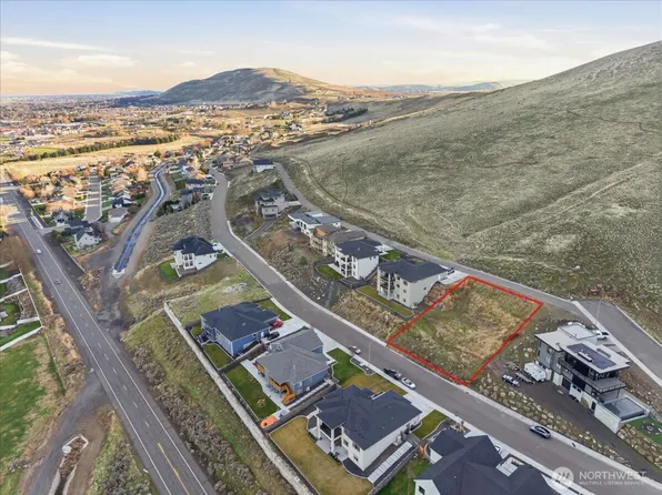 5511 Hershey Lane, West Richland, WA 99353