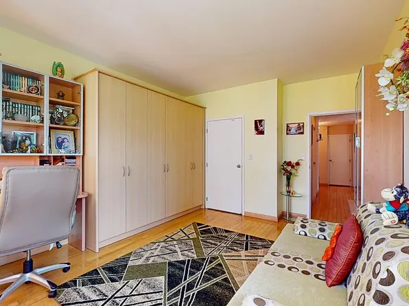 155 Oceana Drive East image 17 of 31