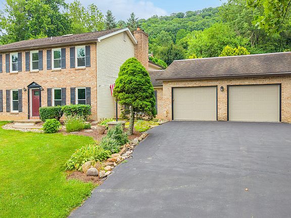 2nd image of 250 River Dr