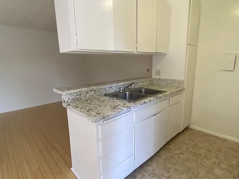 1st image of 3346 S Canfield Ave APT 204