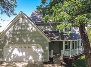 820 E 1000th Rd, Lawrence, KS 66047