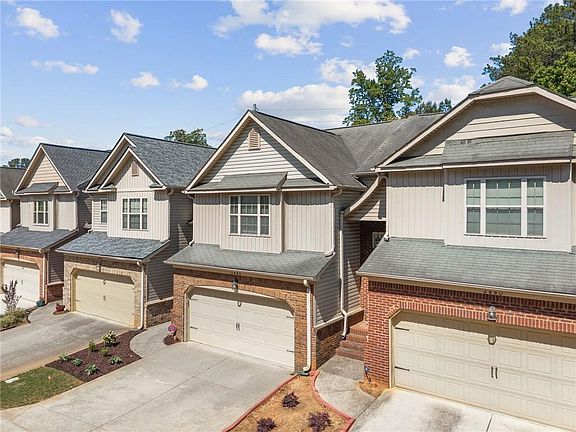 2nd image of 2884 Oshields Ct Unit 1