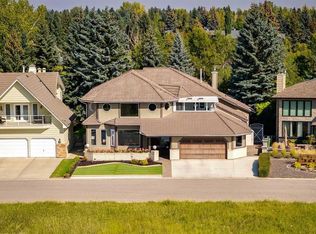 88 Woodacres Dr SW, Calgary, AB T2W 4Z8