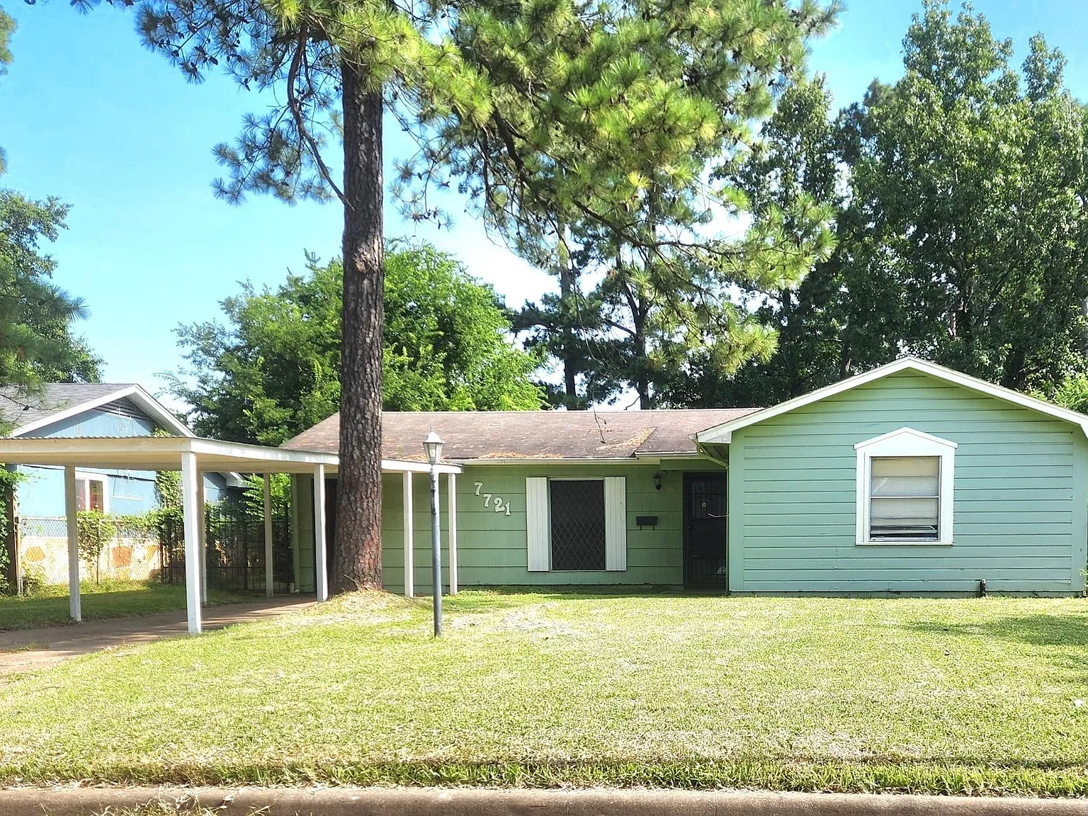 3 bed, 1.5 bath, 1333 sqft, $1,400 — Photo 1