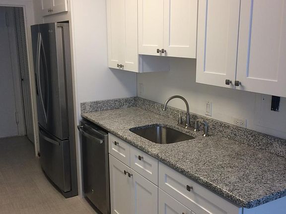 NEW KITCHEN STAINLESS APPLIANCE