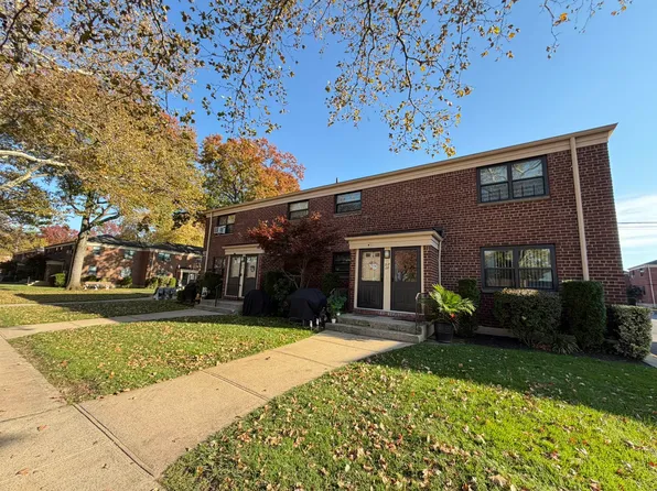 217-08 73rd Avenue image 7 of 29